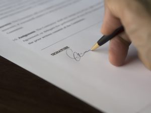 Assurance loyers impayés : est-ce vraiment indispensable pour un investisseur locatif ?