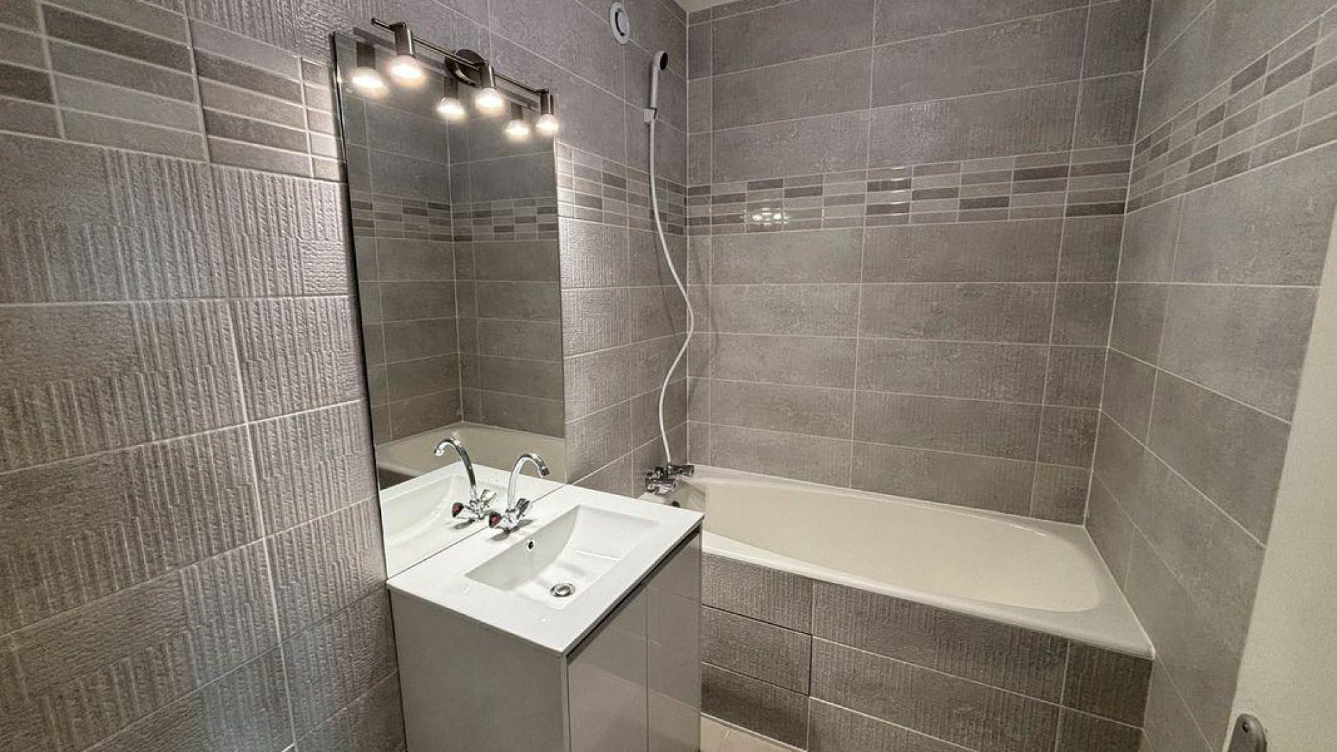 Image-Compressor.org_1500KB_Copie de 098da56d4de338b6a1eed5060803ed6680f32433