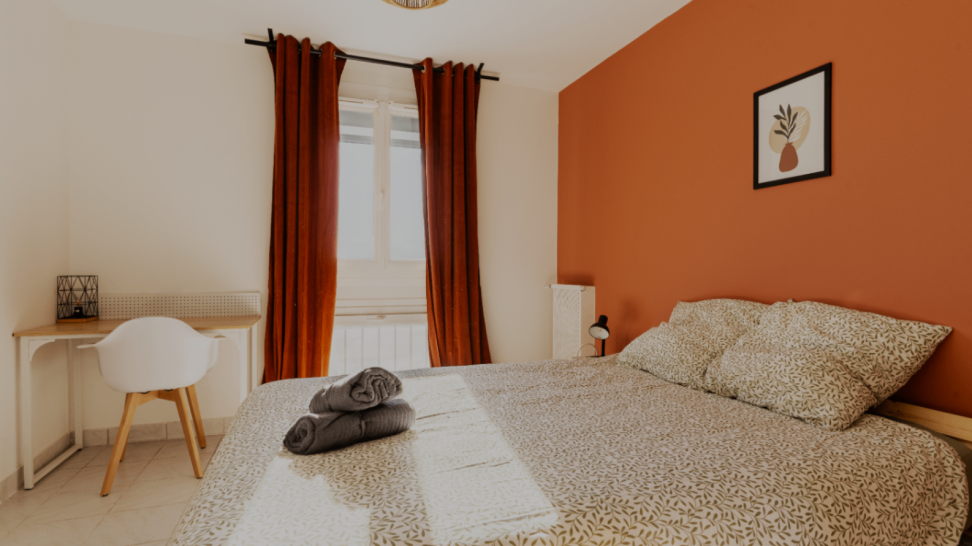 Image-Compressor.org_1500KB_Copie de Chambre 1 - plan large avec reflets HDR