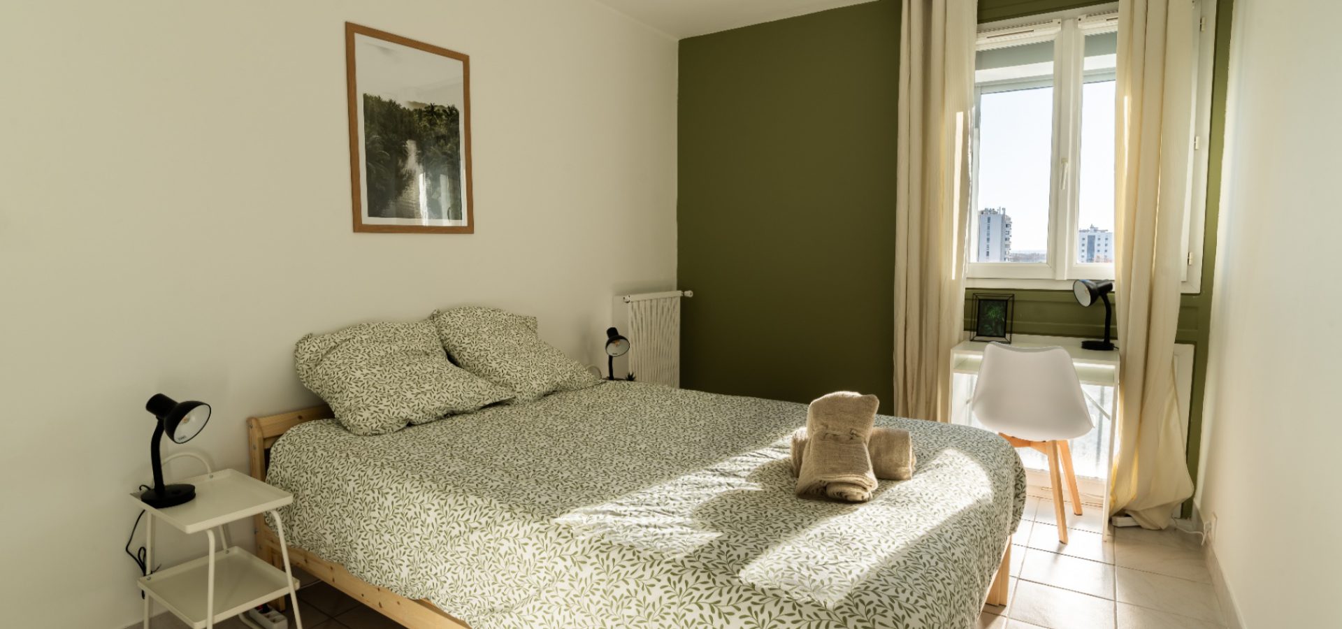 Image-Compressor.org_1500KB_Copie de Chambre 2 - plan large avec reflets HDR