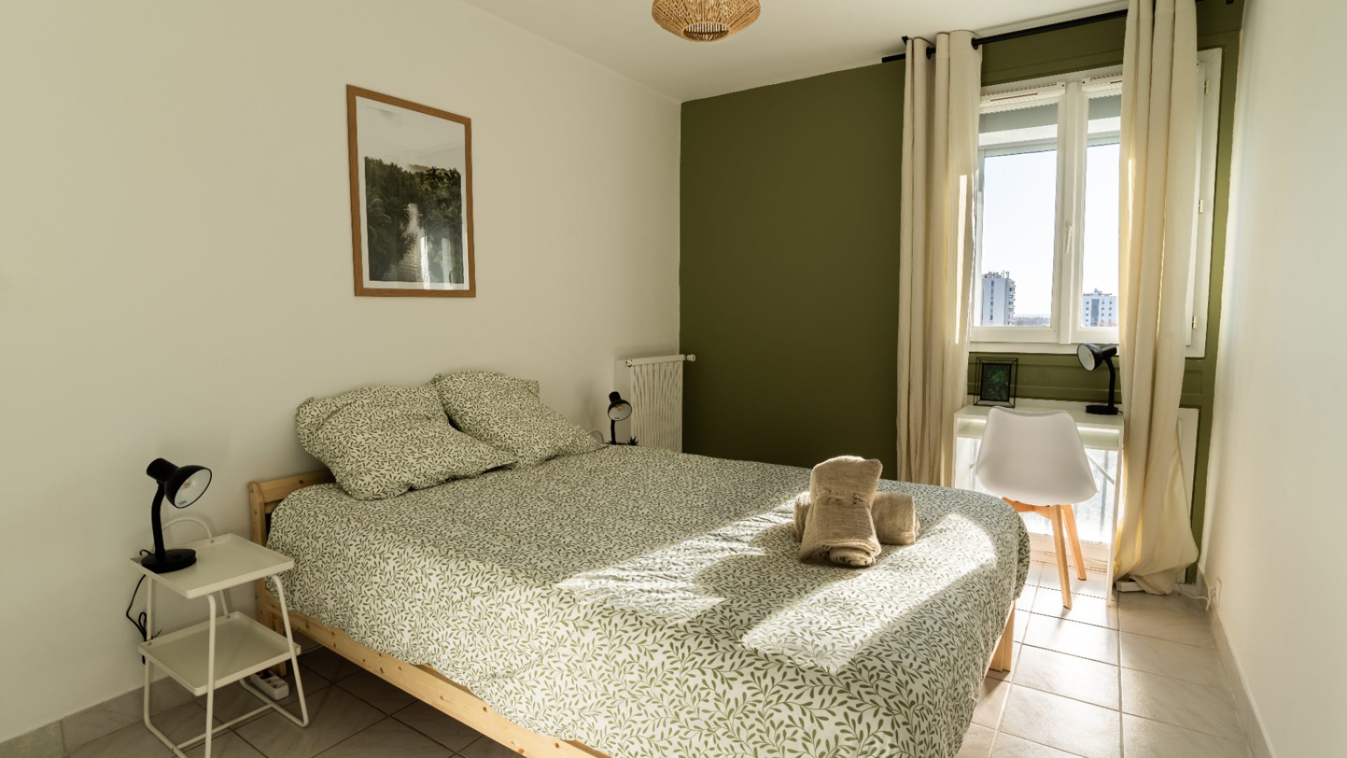 Image-Compressor.org_1500KB_Copie de Chambre 2 - plan large avec reflets HDR